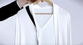 Как разгладить шелковую блузку?